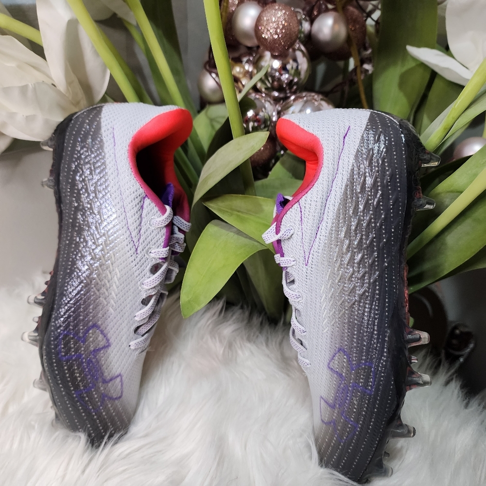Women Under Armour  Blur Smoke MC Football Cleats brand new